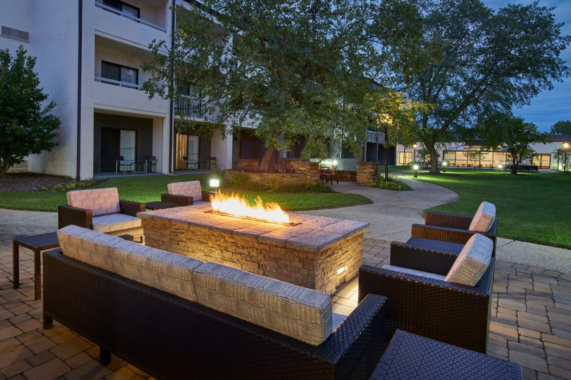 Courtyard Chicago Lincolnshire Hotel Buitenkant foto